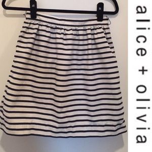 Alice + Olivia mini skirt 2 size.